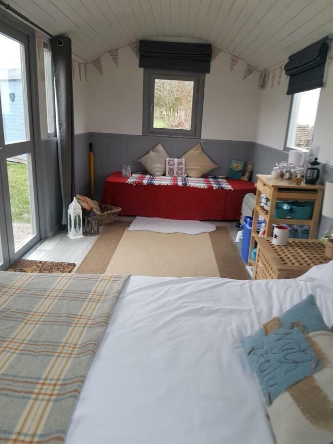 Acorn Camping And Caravan Park Llantwit Major Eksteriør billede